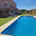 Mesklilhouse